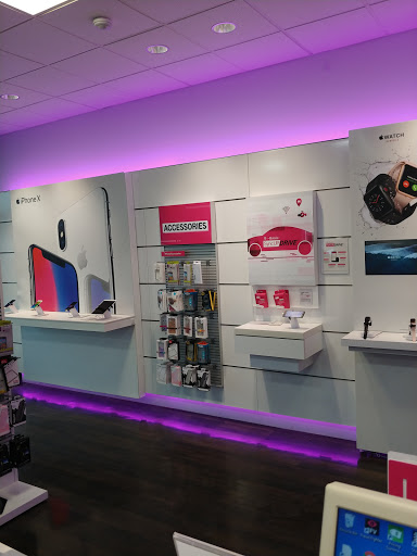 Cell Phone Store «T-Mobile», reviews and photos, 351 Loucks Rd, York, PA 17404, USA