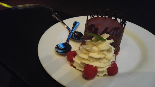 Movie Theater «CinéBistro at Hyde Park Village», reviews and photos, 1609 W Swann Ave, Tampa, FL 33606, USA