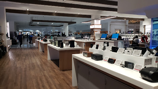 Electronics Store «Abt», reviews and photos, 1200 N Milwaukee Ave, Glenview, IL 60025, USA