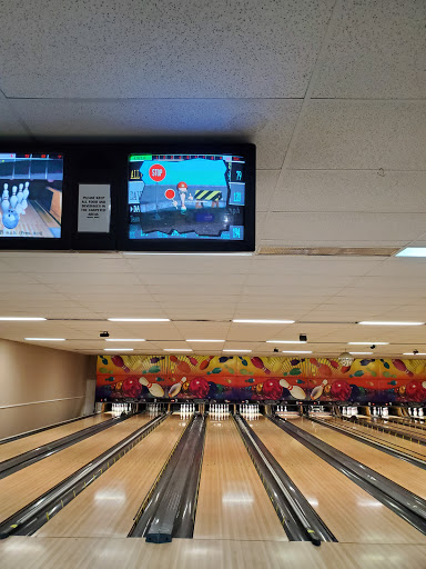 Bowling Alley «Clermont Bowling Center», reviews and photos, 4 Westgate Plaza, Clermont, FL 34711, USA