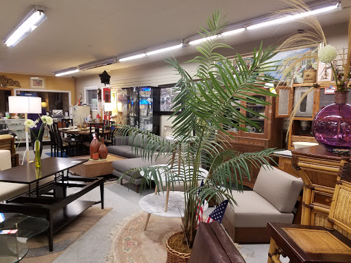 Furniture Store «Furniture Plus Consignment Warehouse, Inc», reviews and photos, 1300 E Main St, Puyallup, WA 98372, USA