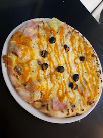 Plats et boissons du Pizzeria Pizza l’étoile La Primaube à Luc-la-Primaube - n°7
