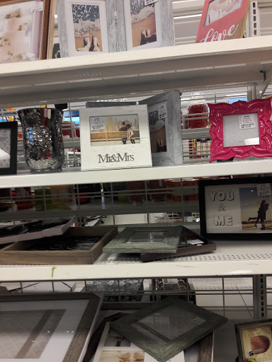 Clothing Store «Ross Dress for Less», reviews and photos, 1700 Lake Woodlands Dr, The Woodlands, TX 77380, USA