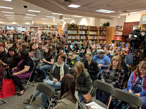 Book Store «Schuler Books & Music», reviews and photos, 1982 W Grand River Ave, Okemos, MI 48864, USA