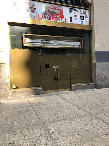 Electronics Store «7th Ave Electronics & Luggage», reviews and photos, 841 7th Ave, New York, NY 10019, USA