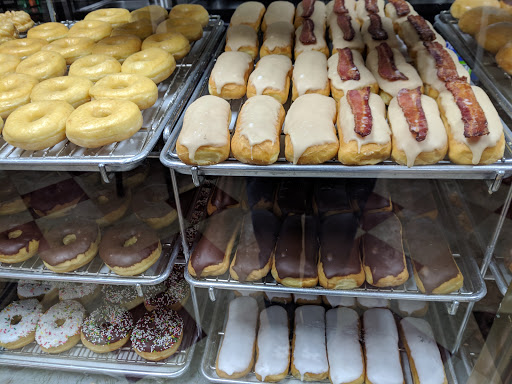 Donut Shop «Lee Donuts», reviews and photos, 124 Peterson Rd, Libertyville, IL 60048, USA