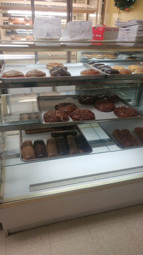 Donut Shop «Gold-N-Glaze Donuts», reviews and photos, 2933 E Chestnut Expy, Springfield, MO 65802, USA