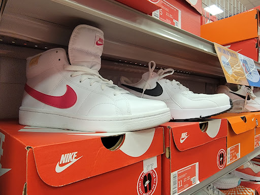 Shoe Store «Shoe Carnival», reviews and photos, 511 S Plano Rd, Richardson, TX 75081, USA