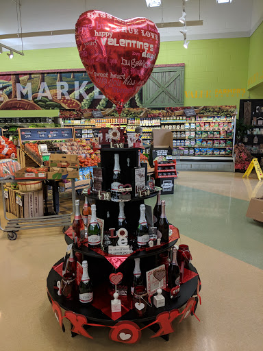 Grocery Store «County Market», reviews and photos, 210 W 3rd St, Sterling, IL 61081, USA