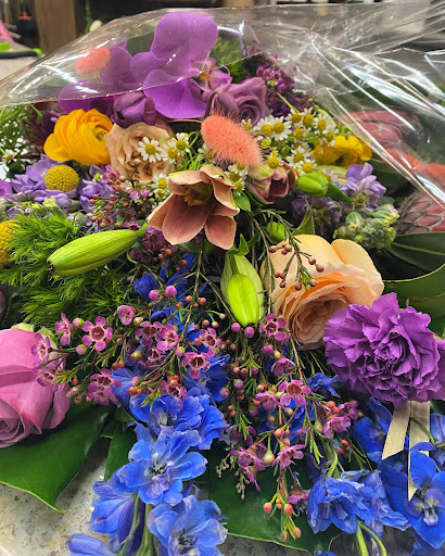 Florist «City Line Florist», reviews and photos, 2978 Nichols Ave, Trumbull, CT 06611, USA