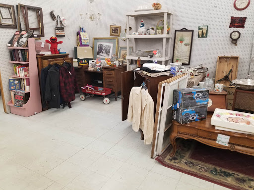 Shopping Mall «Westchester Shopping Center», reviews and photos, 8509 Terry Rd, Louisville, KY 40258, USA