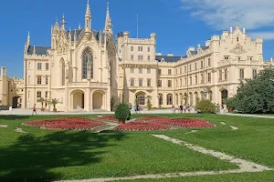 Lednický park image