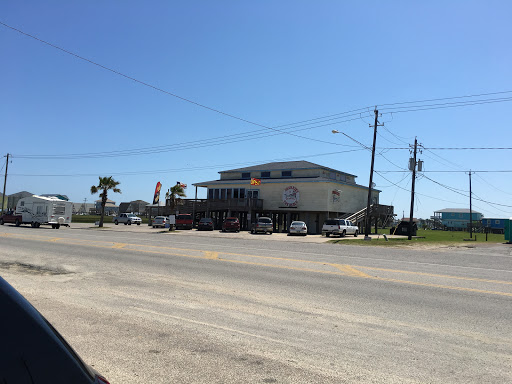 Bar & Grill «Sharkies On The Beach Bar & Grill», reviews and photos, 10 Surf Dr, Surfside Beach, TX 77541, USA