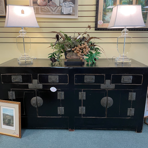 Thrift Store «Tambourine Resale Shop», reviews and photos, 1619 10th Ave, Vero Beach, FL 32960, USA