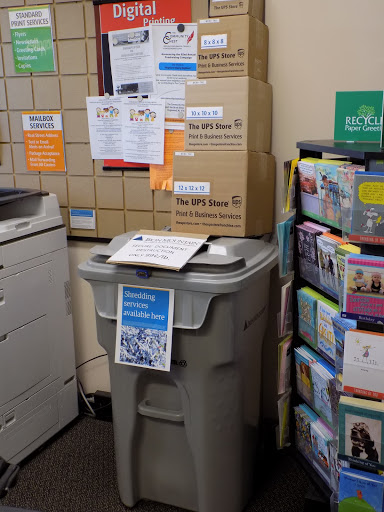 Shipping Service «The UPS Store», reviews and photos, 5 Tenafly Rd, Englewood, NJ 07631, USA