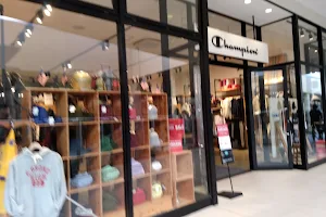 Lake Town Outlet Champion Store image