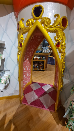 Toy Store «Disney Store», reviews and photos, 350 W Hillcrest Dr, Thousand Oaks, CA 91360, USA