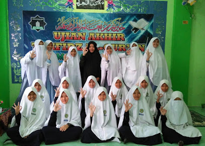Pesantren Putri Tahfidzul Qur'an SMP-MA Darul Madinah