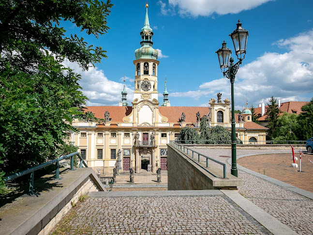 Recenze na Kostel Narození Páně v Praha - Kostel
