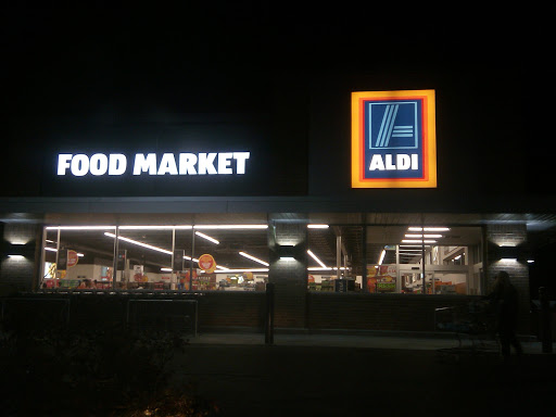 Supermarket «ALDI», reviews and photos, 1530 SW Arvonia Pl, Topeka, KS 66615, USA