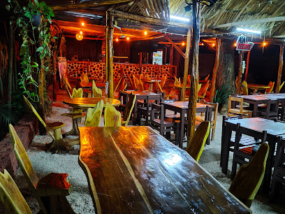 Los Bambús Restaurante & Bar-Lounge - 828 Calle 50, Leona Vicario, 77210 Felipe Carrillo Puerto, Q.R., Mexico