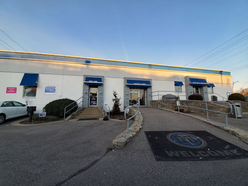 McCluskey Chevrolet Used Car Superstore, 435 E Galbraith Rd, Cincinnati, OH 45215, USA, 