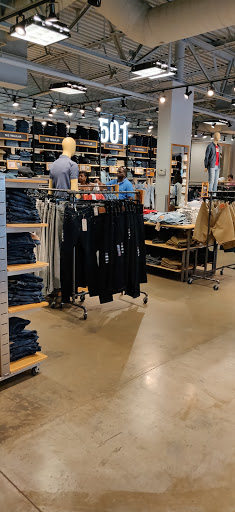 Clothing Store «Levi’s® Outlet Store at Allen Premium Outlets», reviews and photos, 820 W Stacy Rd, Allen, TX 75013, USA