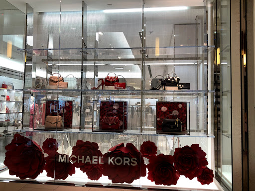 Fashion Accessories Store «Michael Kors», reviews and photos, 19575 Biscayne Blvd #153, Aventura, FL 33180, USA