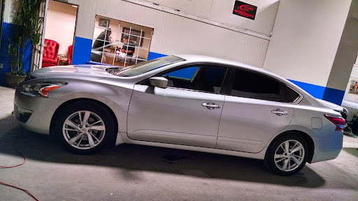 Auto Body Shop «Custom World Auto Body», reviews and photos, 239 S Irwindale Ave, Azusa, CA 91702, USA