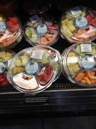 Supermarket «Giant Eagle Supermarket», reviews and photos, 3113 Green Garden Rd, Aliquippa, PA 15001, USA