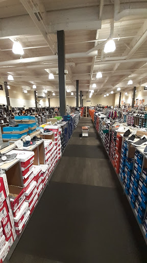 Shoe Store «DSW Designer Shoe Warehouse», reviews and photos, 4001 Factoria Square Mall SE, Bellevue, WA 98006, USA