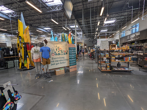 Camping Store «REI», reviews and photos, 6281 W 135th St, Overland Park, KS 66223, USA