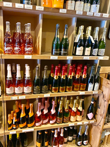 Beer Store «Harvest Wine & Spirits», reviews and photos, 842 Farmington Ave, West Hartford, CT 06119, USA