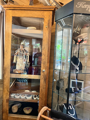 Tobacco Shop «Poospatuck Smoke Shop», reviews and photos, 207 Poospatuck Ln, Mastic, NY 11950, USA