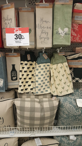 Fabric Store «Jo-Ann Fabrics and Crafts», reviews and photos, 1465 W Broad St Ste 20, Quakertown, PA 18951, USA