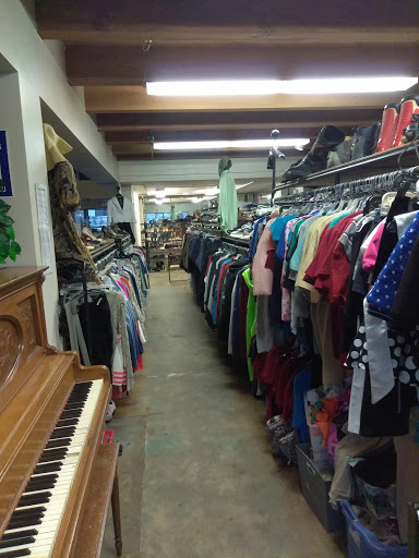 Thrift Store «La Tienda Thrift Store», reviews and photos, 510 N El Camino Real, San Clemente, CA 92672, USA