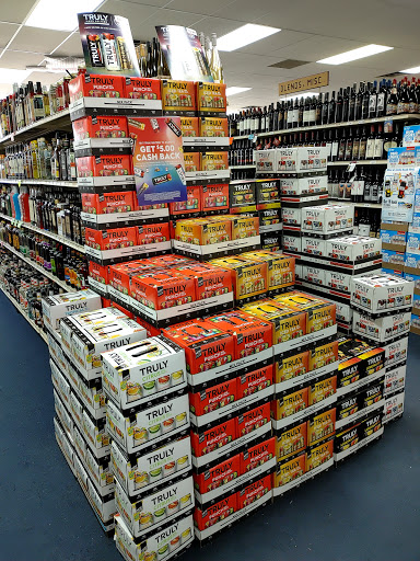 Liquor Store «South Side Liquors», reviews and photos, 1667 17th Ave E, Shakopee, MN 55379, USA