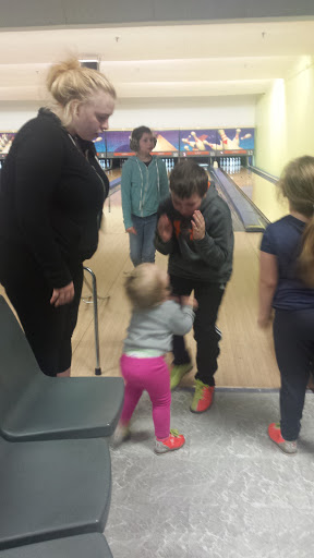 Bowling Alley «Vista Lanes Bowling Center», reviews and photos, 550 Oriskany Blvd, Yorkville, NY 13495, USA