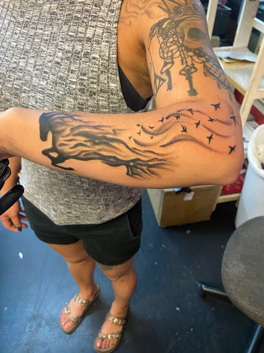 Tattoo Shop «Body Language Tattoo & Piercing Studio», reviews and photos, 3802 Cove View Blvd z, Galveston, TX 77554, USA