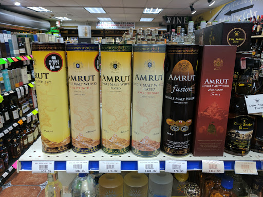 Liquor Store «Decatur Wine & Spirits», reviews and photos, 1789 Lawrenceville Hwy, Decatur, GA 30033, USA