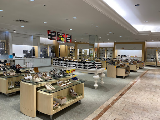 Department Store «Lord & Taylor», reviews and photos, 5065 Main St, Trumbull, CT 06611, USA