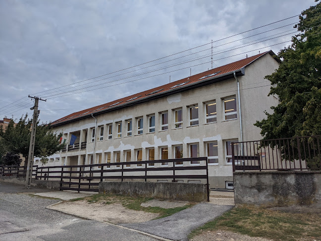 Pilisszántói Szlovák Nemzetiségi Általános Iskola és Könyvtár - Iskola