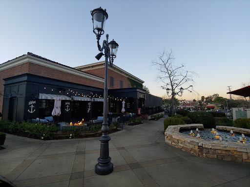 Shopping Mall «The Commons at Calabasas», reviews and photos, 4799 Commons Way, Calabasas, CA 91302, USA