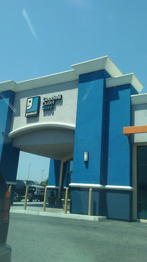 Thrift Store «Goodwill - Panorama City», reviews and photos