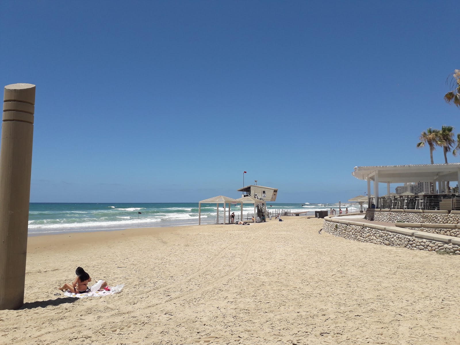 Foto van Zamir beach met turquoise water oppervlakte