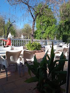 Hostal Restaurante Hermanos Moyano CRUCE ESTACION FF.CC 46, 41320 Cantillana, Sevilla, España