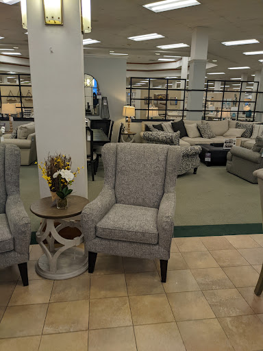 Furniture Store «Raymour & Flanigan Furniture and Mattress Store», reviews and photos, 895 E Gate Blvd, Garden City, NY 11530, USA