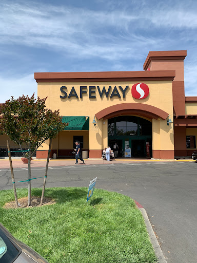 Grocery Store «Safeway», reviews and photos, 7301 Greenback Ln, Citrus Heights, CA 95621, USA