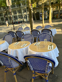 Atmosphère du Restaurant français Le Grand Comptoir d'Anvers à Paris - n°1