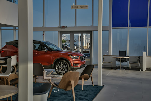 Car Dealer «McGrath Volvo Cars Barrington», reviews and photos, 300 N Hough St, Barrington, IL 60010, USA